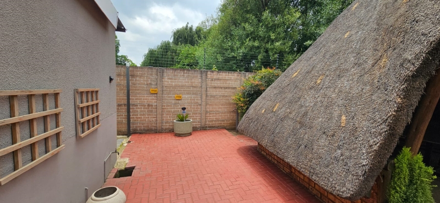 5 Bedroom Property for Sale in Rensburg Gauteng