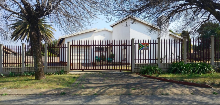 4 Bedroom Property for Sale in Sharon Park Gauteng