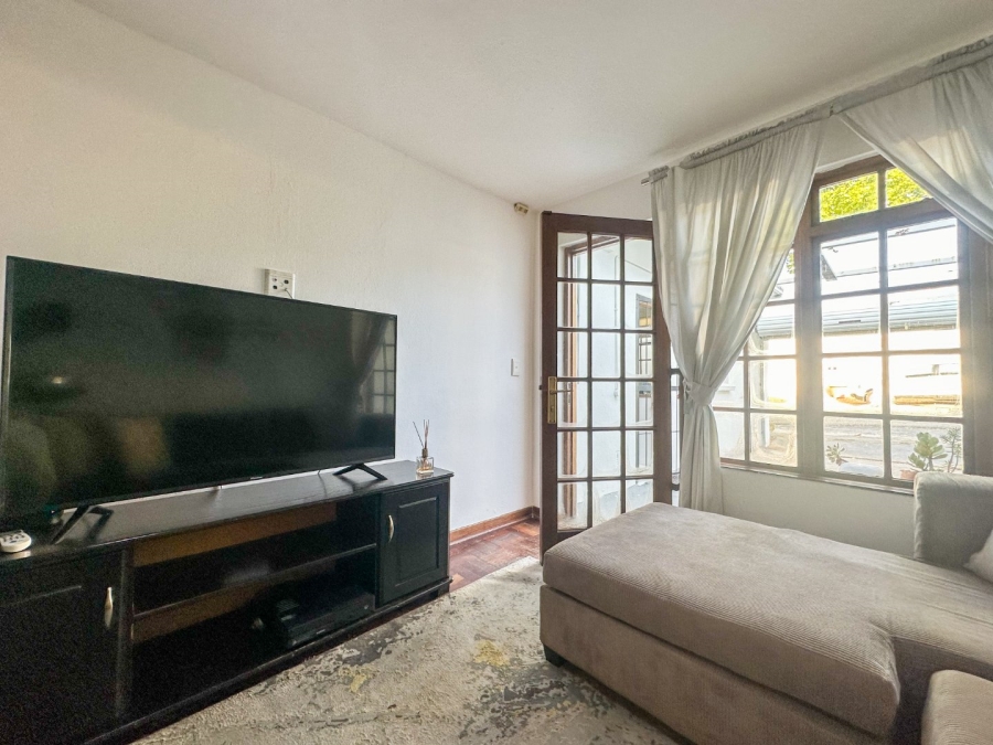 To Let 1 Bedroom Property for Rent in Parkhurst Gauteng