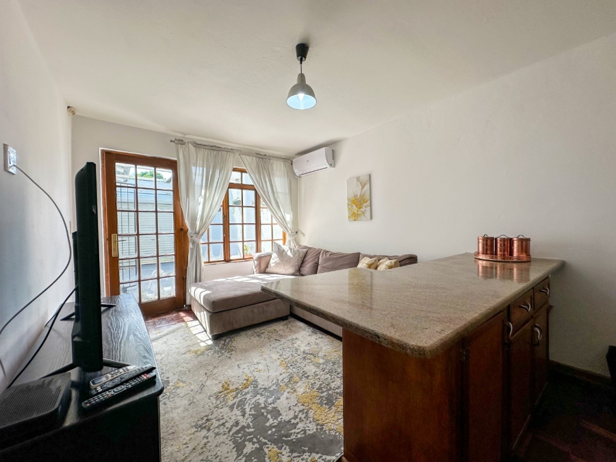 To Let 1 Bedroom Property for Rent in Parkhurst Gauteng