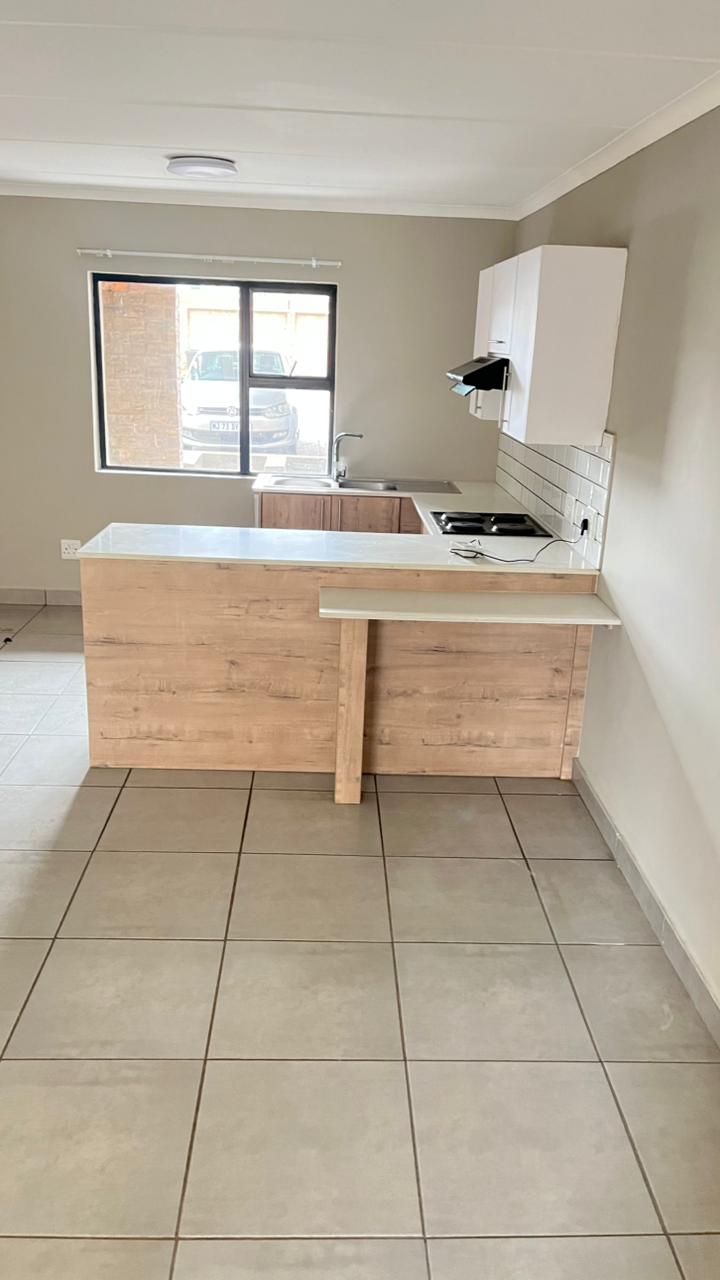 To Let 2 Bedroom Property for Rent in Pomona Gauteng
