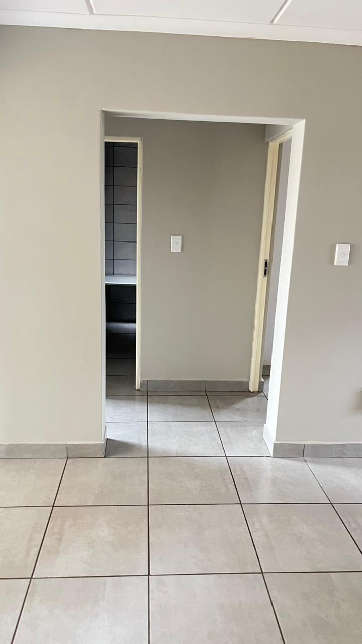 To Let 2 Bedroom Property for Rent in Pomona Gauteng