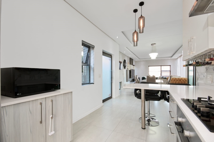 4 Bedroom Property for Sale in Fourways Gauteng