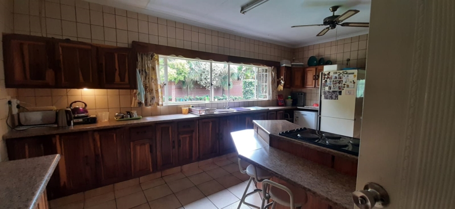 6 Bedroom Property for Sale in Heatherdale AH Gauteng