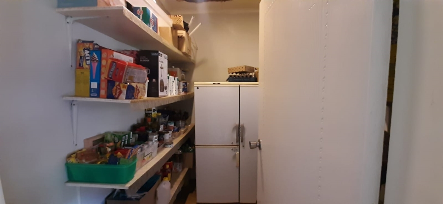 6 Bedroom Property for Sale in Heatherdale AH Gauteng