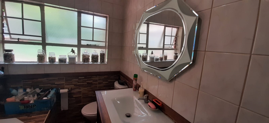 6 Bedroom Property for Sale in Heatherdale AH Gauteng