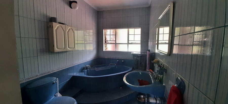 6 Bedroom Property for Sale in Heatherdale AH Gauteng