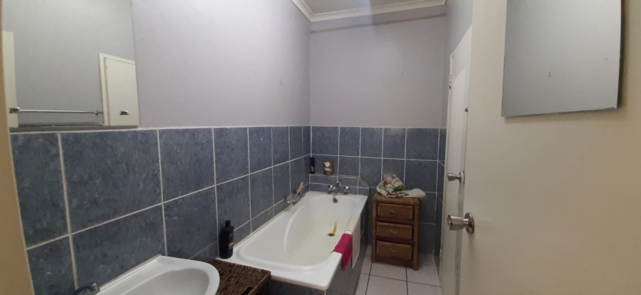6 Bedroom Property for Sale in Heatherdale AH Gauteng
