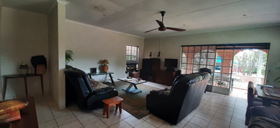6 Bedroom Property for Sale in Heatherdale AH Gauteng
