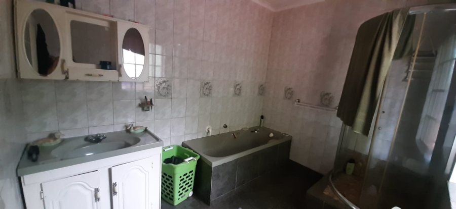 6 Bedroom Property for Sale in Heatherdale AH Gauteng