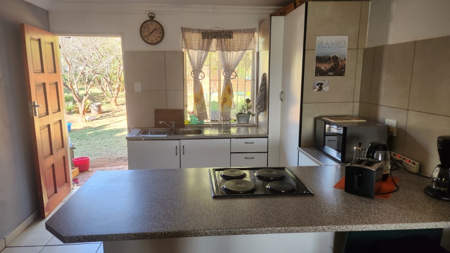 6 Bedroom Property for Sale in Heatherdale AH Gauteng