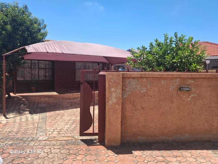 3 Bedroom Property for Sale in Soshanguve K Gauteng