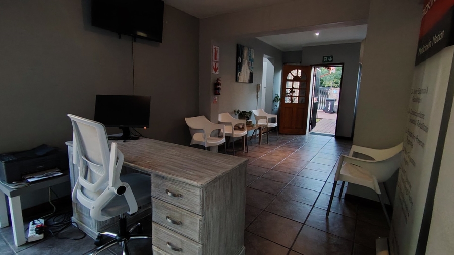 6 Bedroom Property for Sale in Raslouw Gauteng