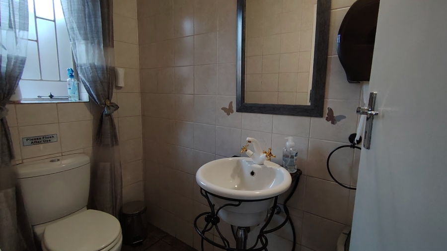 6 Bedroom Property for Sale in Raslouw Gauteng