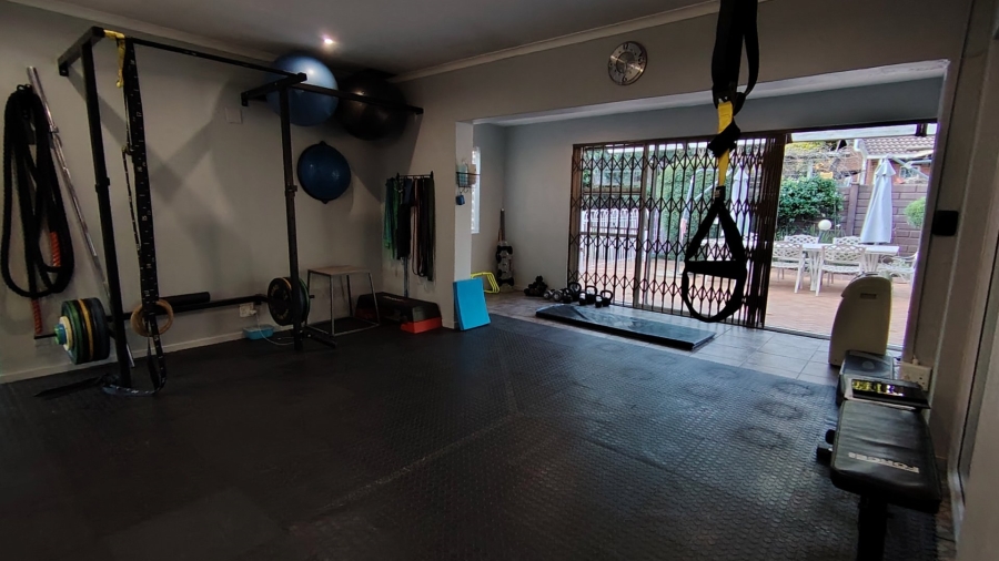 6 Bedroom Property for Sale in Raslouw Gauteng