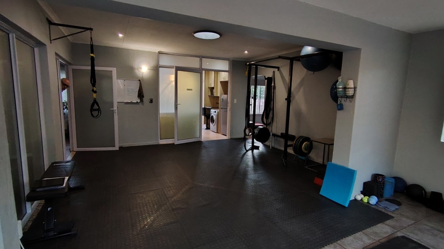 6 Bedroom Property for Sale in Raslouw Gauteng