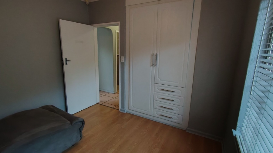 6 Bedroom Property for Sale in Raslouw Gauteng