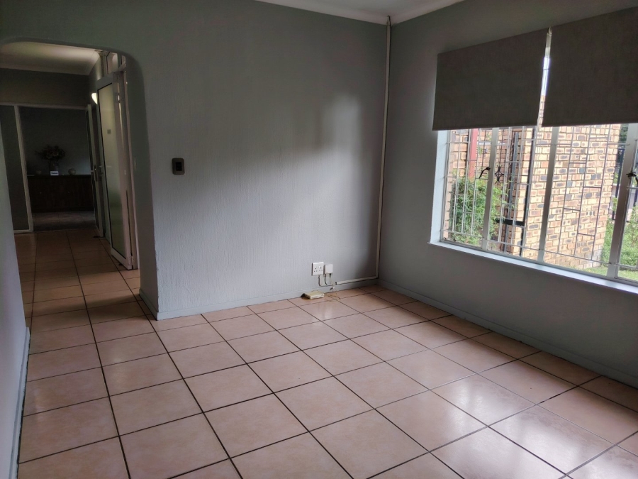 6 Bedroom Property for Sale in Wierda Park Gauteng