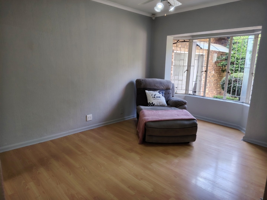 6 Bedroom Property for Sale in Wierda Park Gauteng