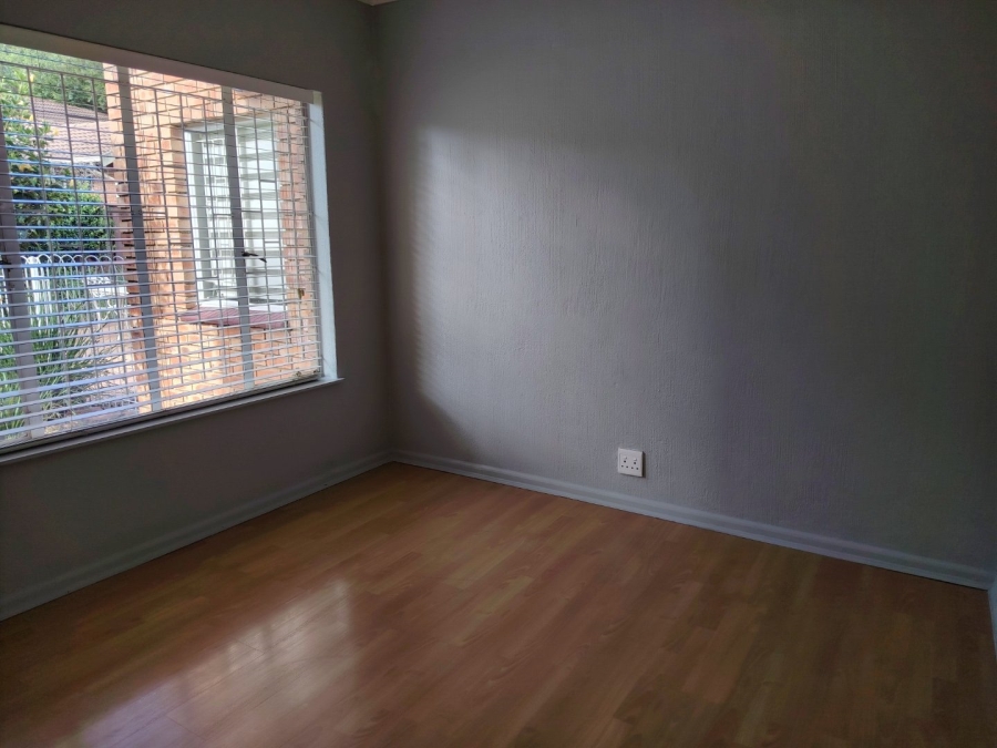 6 Bedroom Property for Sale in Wierda Park Gauteng