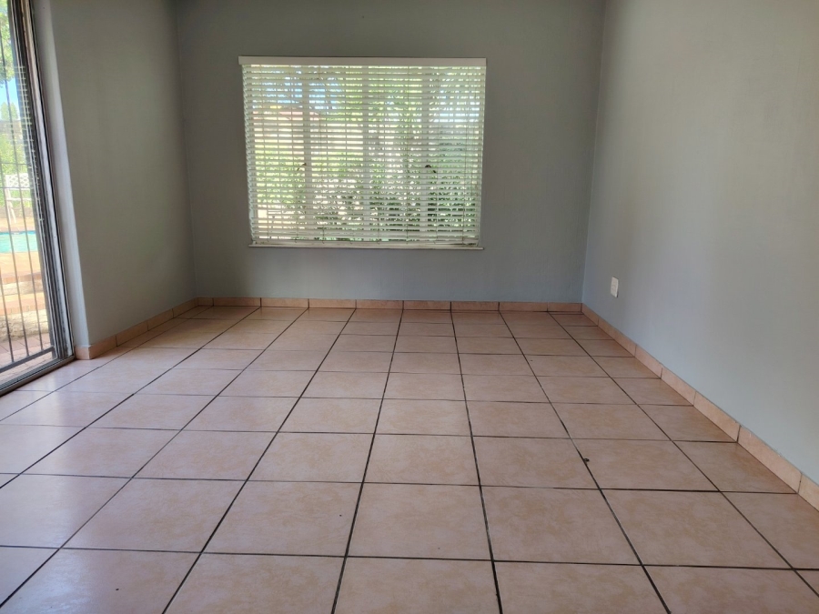 6 Bedroom Property for Sale in Wierda Park Gauteng