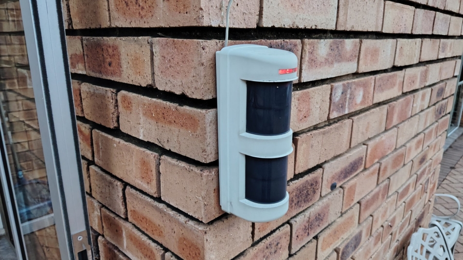 6 Bedroom Property for Sale in Wierda Park Gauteng