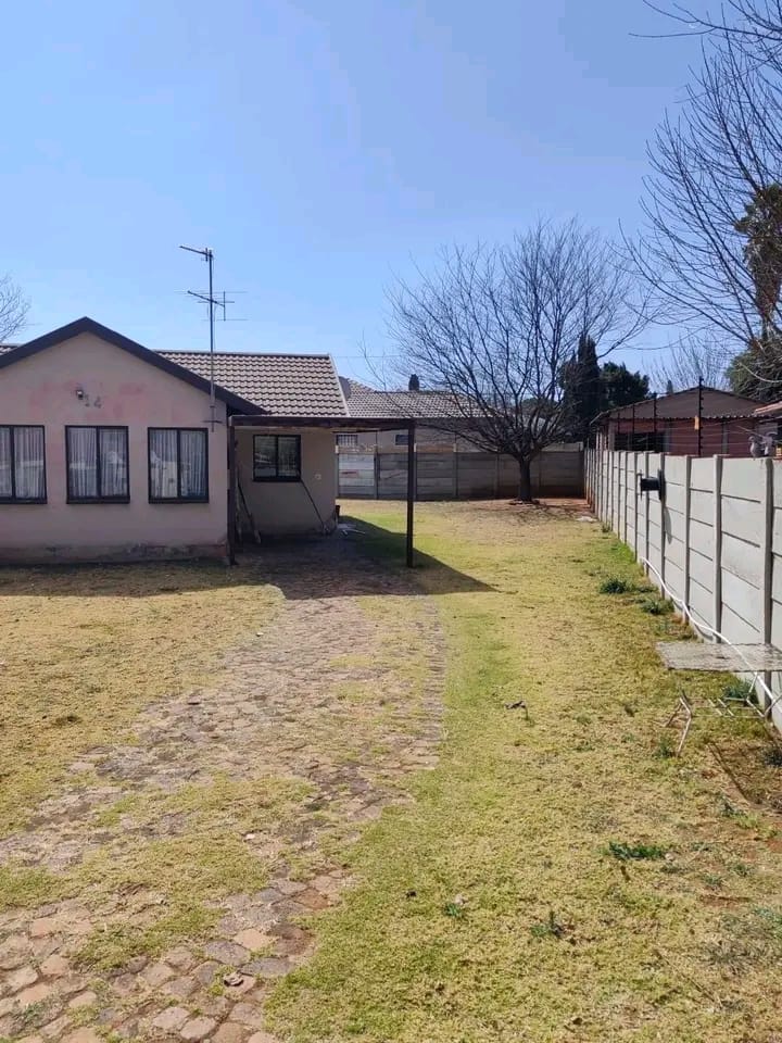 3 Bedroom Property for Sale in Crystal Park Gauteng