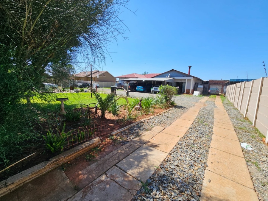 4 Bedroom Property for Sale in Daggafontein Gauteng