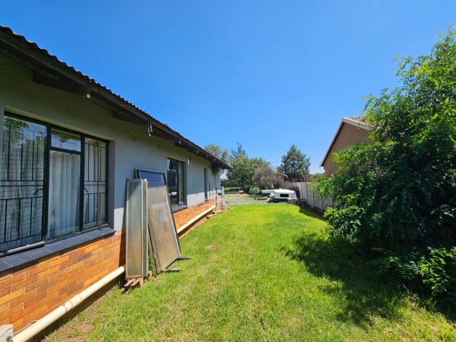 4 Bedroom Property for Sale in Daggafontein Gauteng