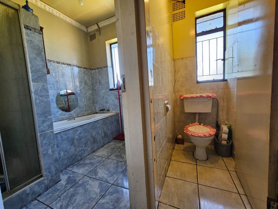 4 Bedroom Property for Sale in Daggafontein Gauteng