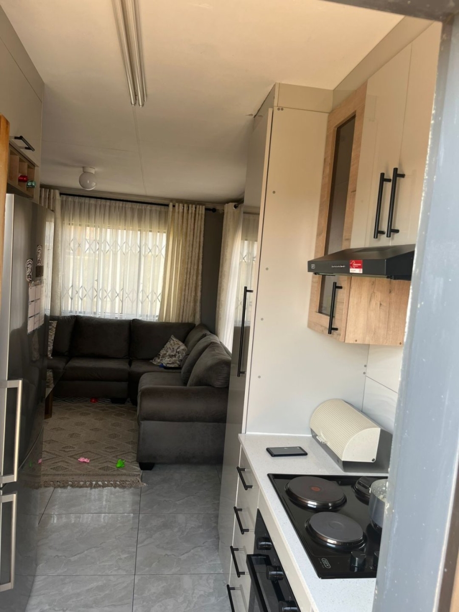 3 Bedroom Property for Sale in Dawn Park Gauteng