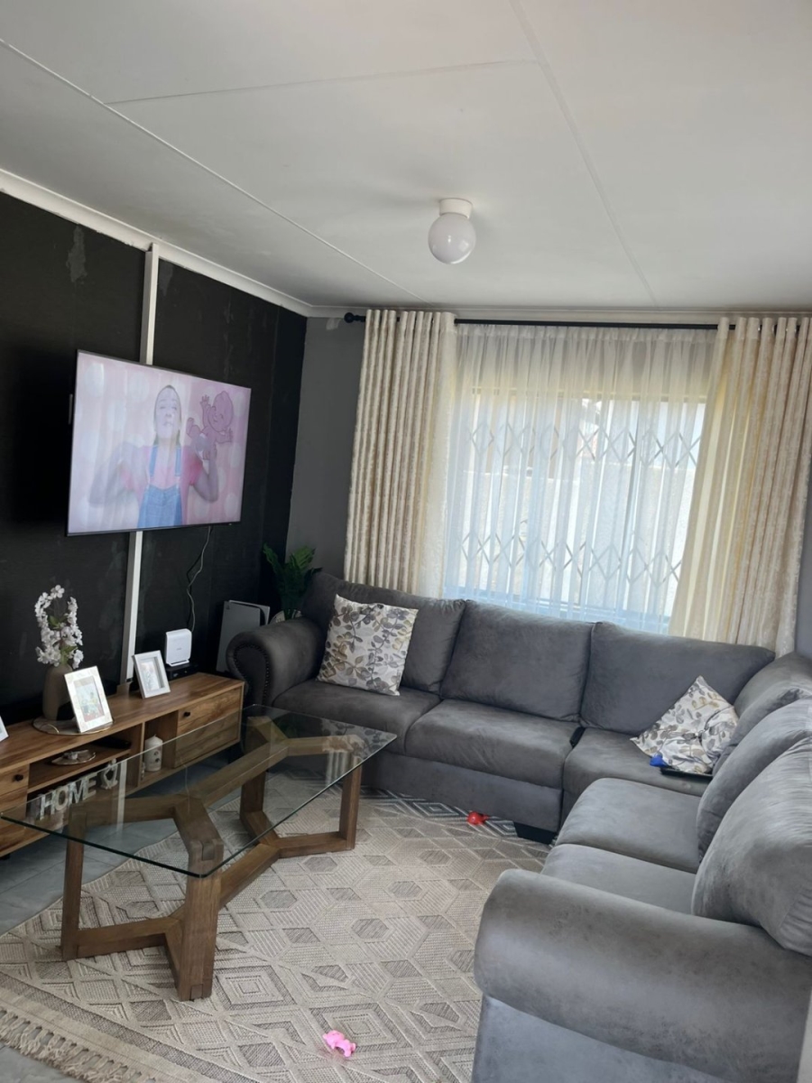 3 Bedroom Property for Sale in Dawn Park Gauteng