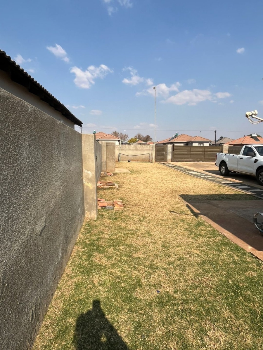 3 Bedroom Property for Sale in Dawn Park Gauteng