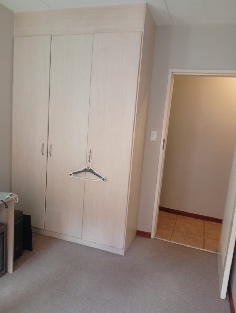 To Let 3 Bedroom Property for Rent in Glen Marais Gauteng