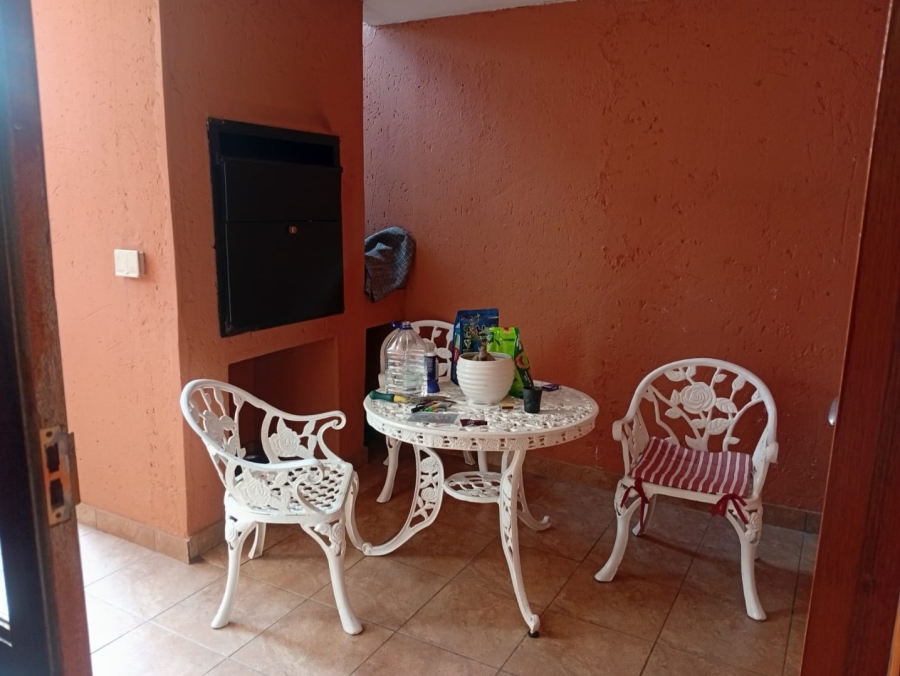 To Let 3 Bedroom Property for Rent in Glen Marais Gauteng