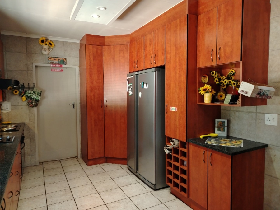 3 Bedroom Property for Sale in Faerie Glen Gauteng