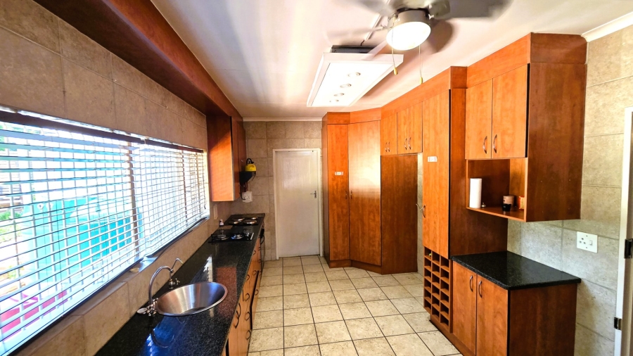 3 Bedroom Property for Sale in Faerie Glen Gauteng