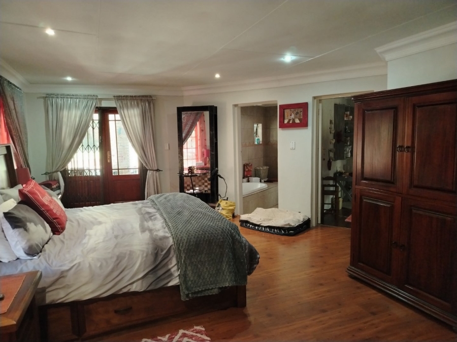 3 Bedroom Property for Sale in Faerie Glen Gauteng