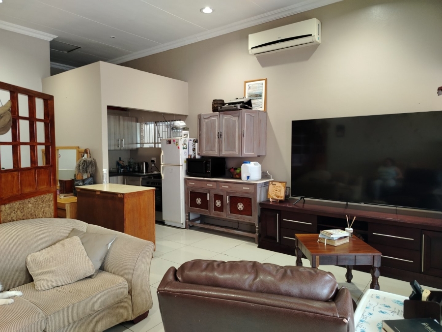 3 Bedroom Property for Sale in Faerie Glen Gauteng