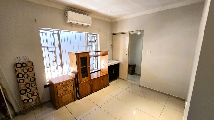 3 Bedroom Property for Sale in Faerie Glen Gauteng