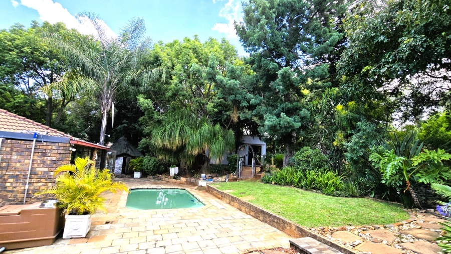 3 Bedroom Property for Sale in Faerie Glen Gauteng