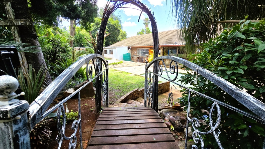 3 Bedroom Property for Sale in Faerie Glen Gauteng