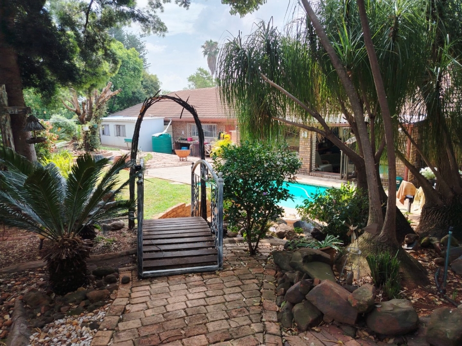 3 Bedroom Property for Sale in Faerie Glen Gauteng