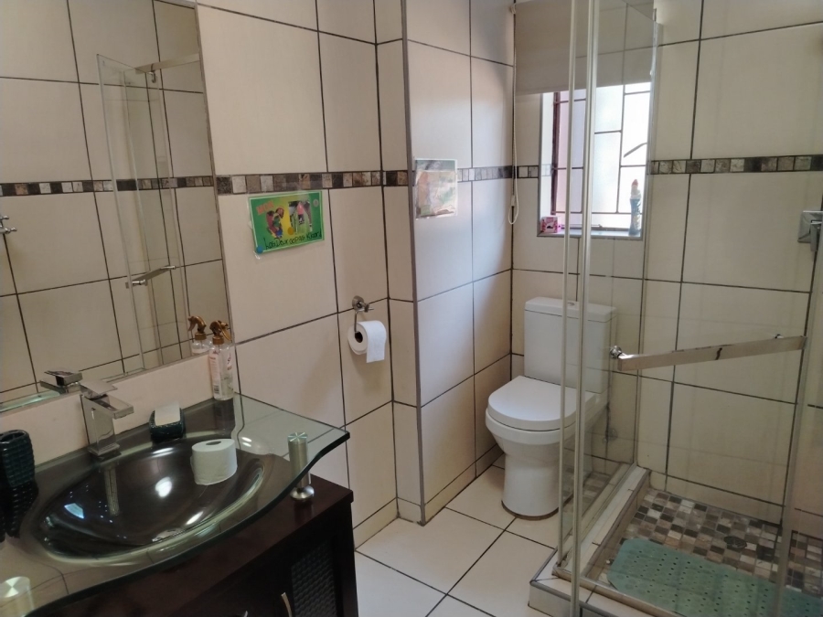 3 Bedroom Property for Sale in Faerie Glen Gauteng