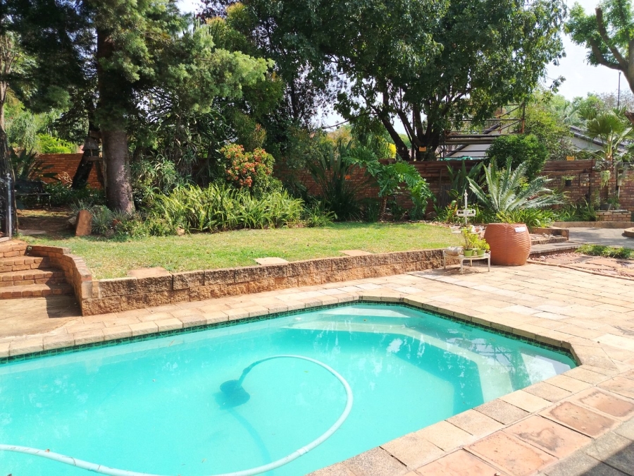3 Bedroom Property for Sale in Faerie Glen Gauteng