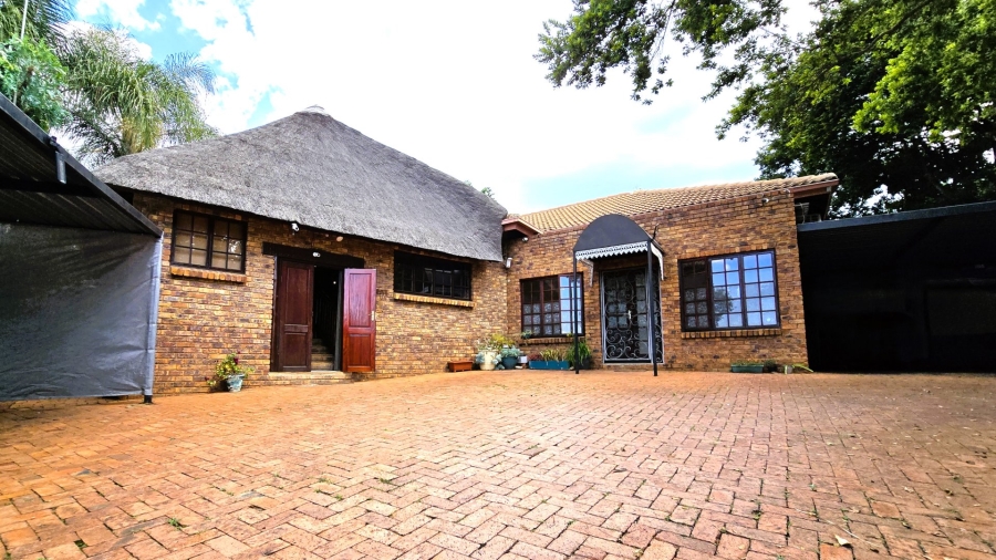 3 Bedroom Property for Sale in Faerie Glen Gauteng
