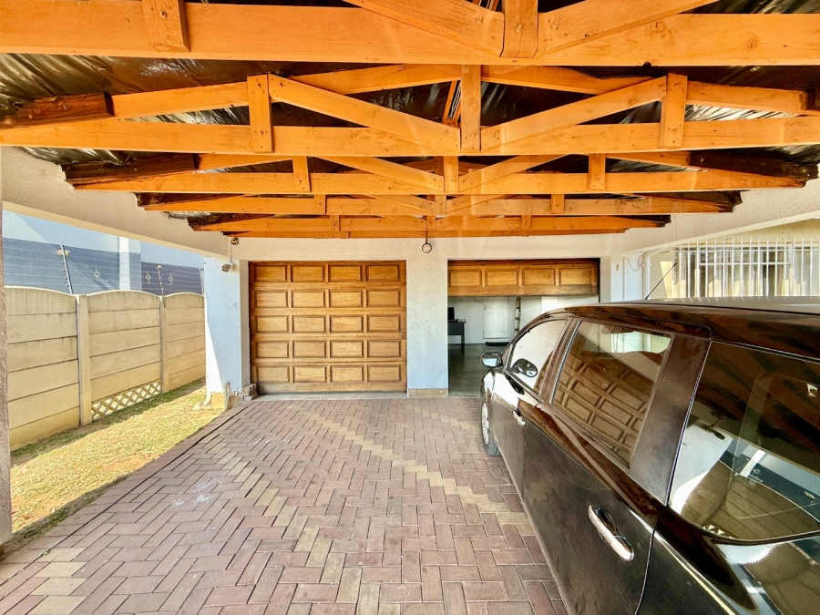 4 Bedroom Property for Sale in Brackenhurst Gauteng