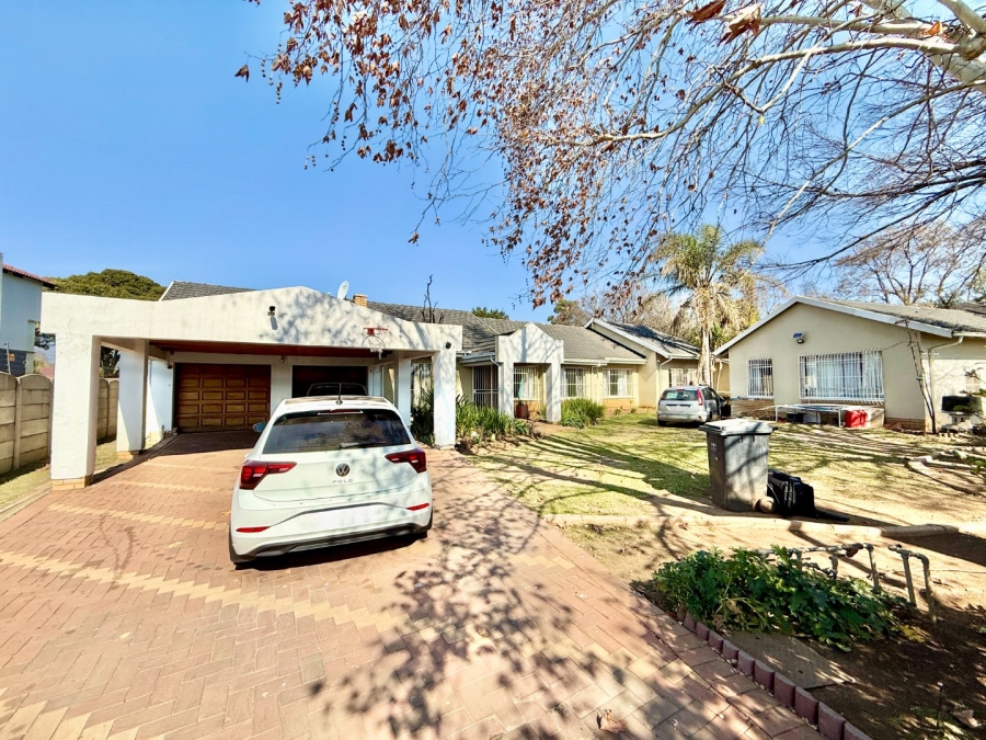 4 Bedroom Property for Sale in Brackenhurst Gauteng