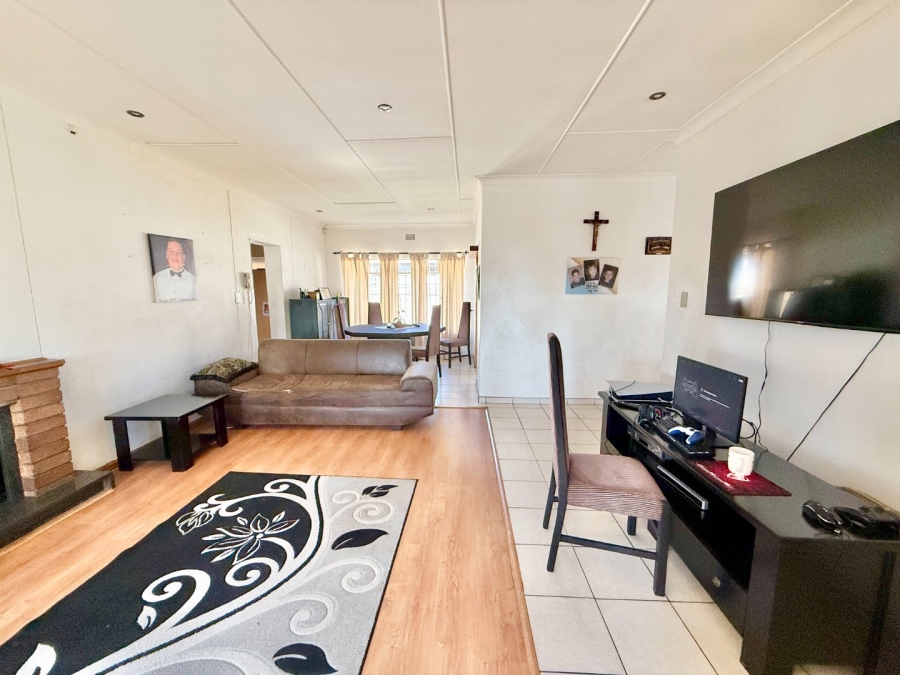 4 Bedroom Property for Sale in Brackenhurst Gauteng