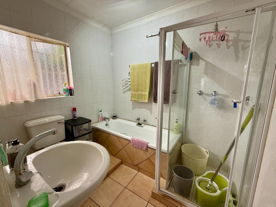 4 Bedroom Property for Sale in Brackenhurst Gauteng